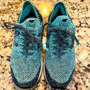 Women’s New Balance Two-Toned Blue Fresh Foam Cruz Size 7